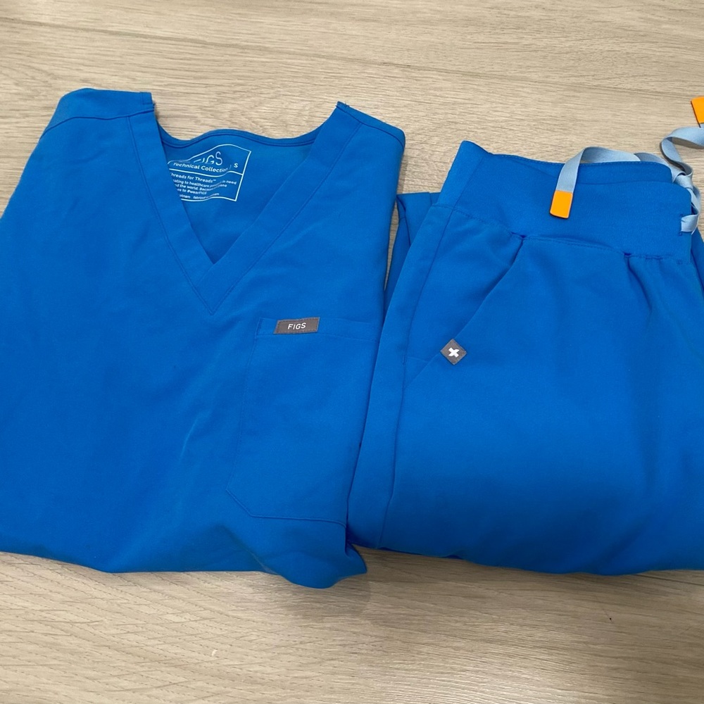 Figs Capri Blue Scrub Set